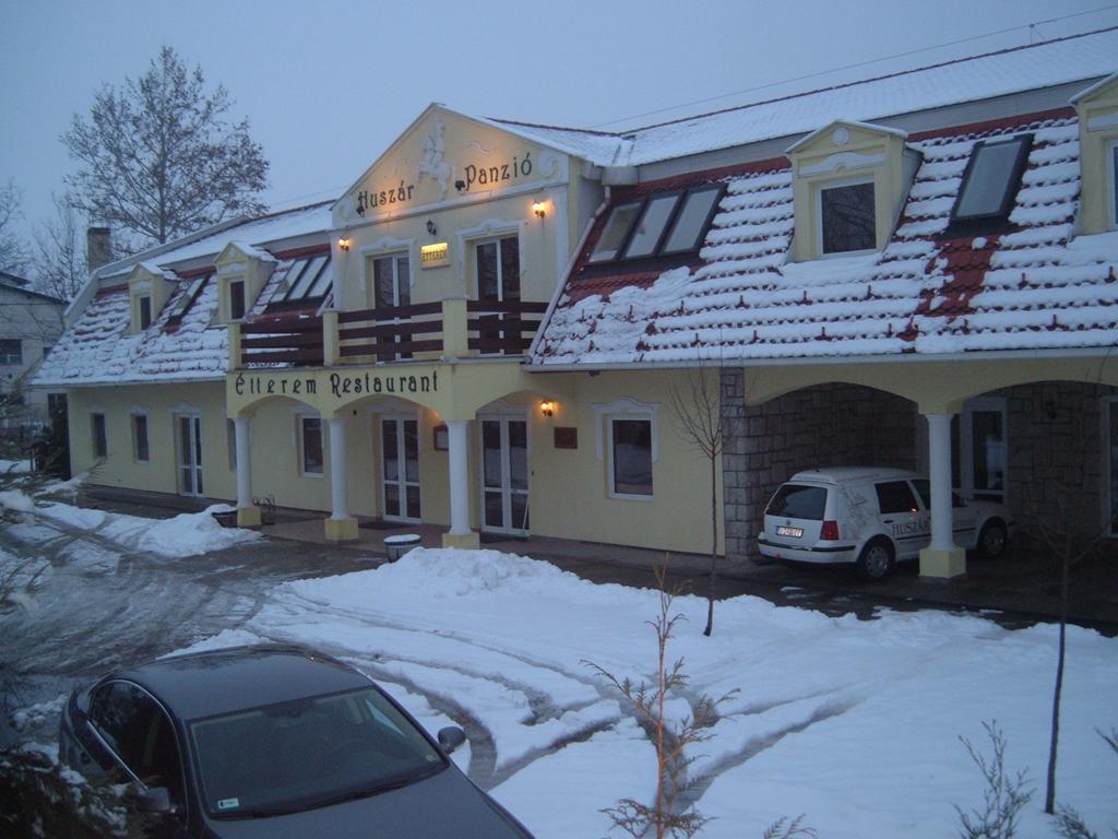 骑士酒店加餐厅 Sárospatak 外观 照片